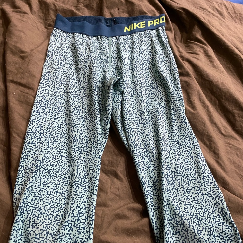 NikePro leopard capris